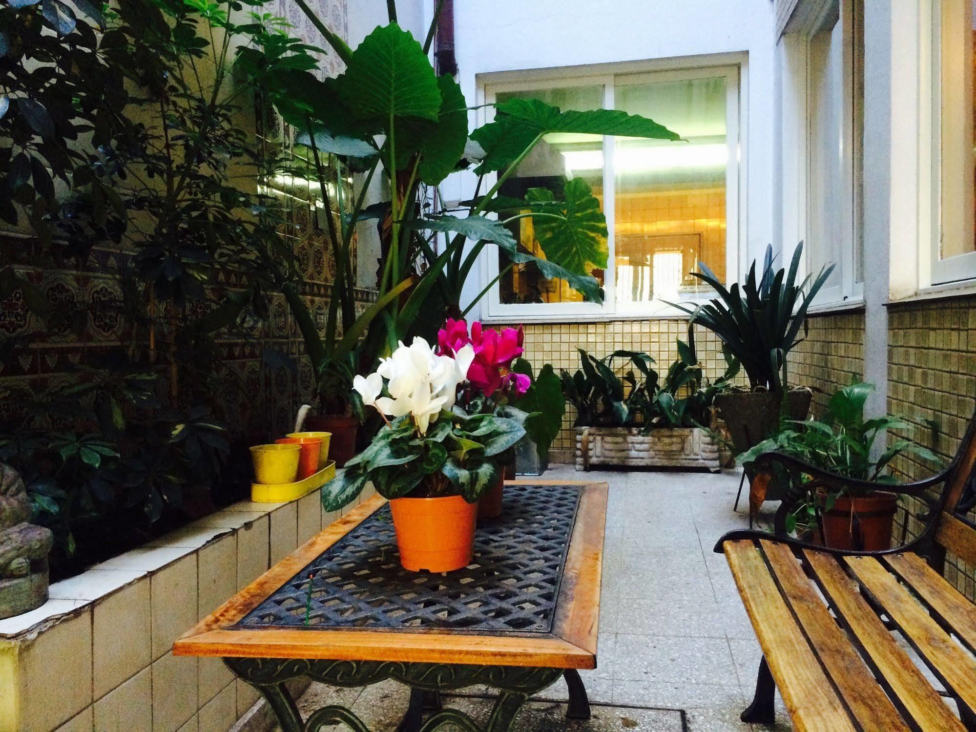 Petit Recoleta Hostel Буэнос-Айрес Экстерьер фото
